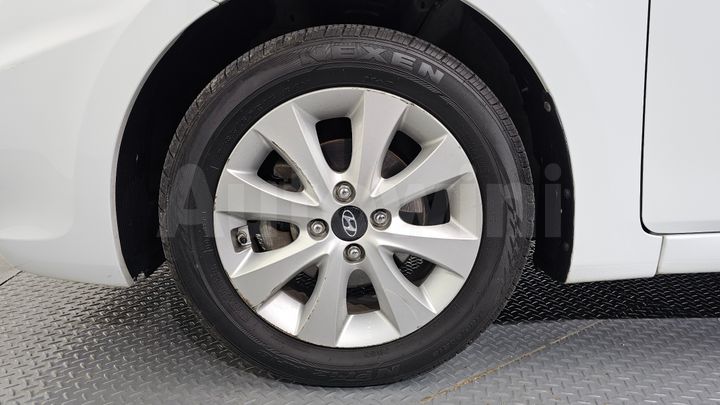 Hyundai Accent 2017 — 5