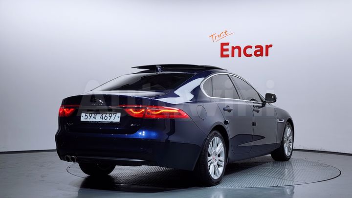 Jaguar XF 2017 — 2