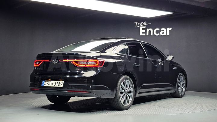 Renault SM6 2016 — 2