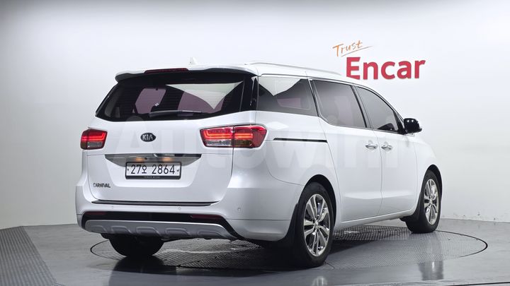 Kia Carnival 2017 — 2