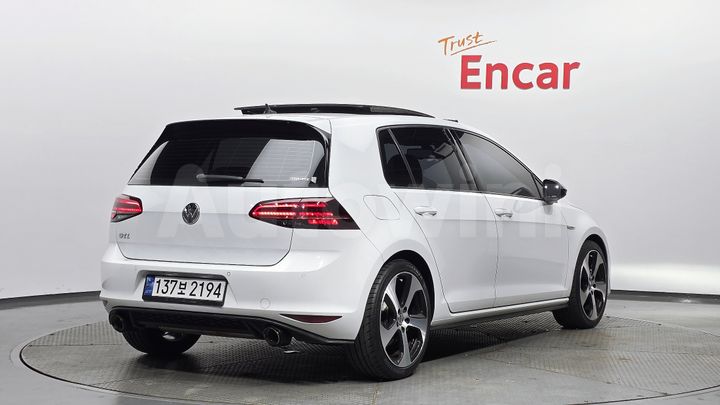 Volkswagen Golf 2015 — 2