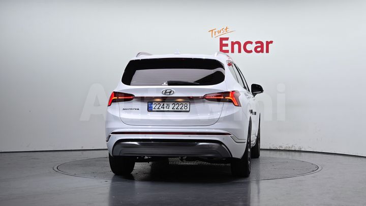 Hyundai SantaFe 2023 — 4