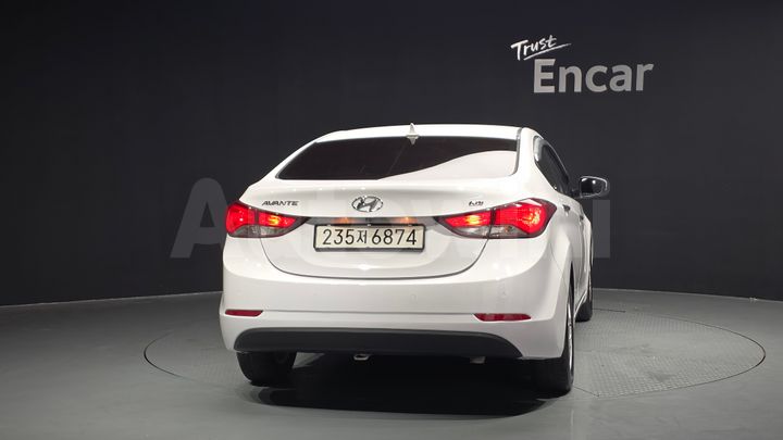 Hyundai Avante 2015 — 4