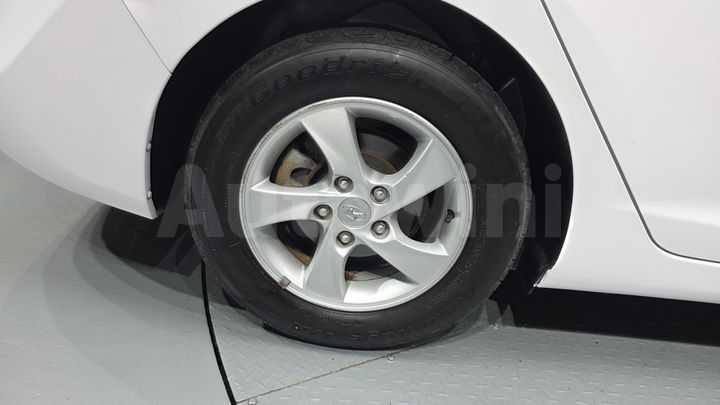 Hyundai Avante 2015 — 5
