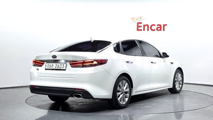 Kia K5 2017 — 2