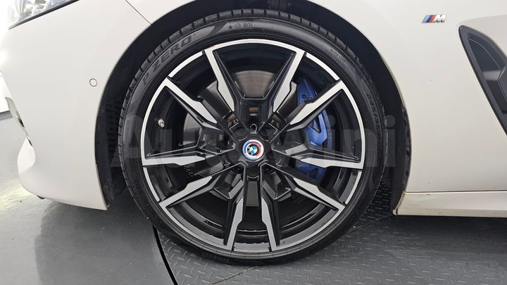 BMW 8 Series 2023 — 5