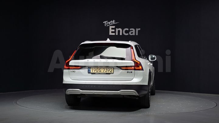 Volvo V90 2021 — 4