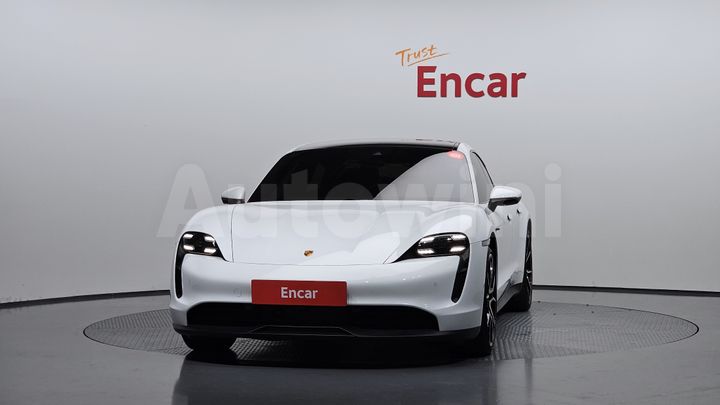Porsche Taycan 2023 — 3