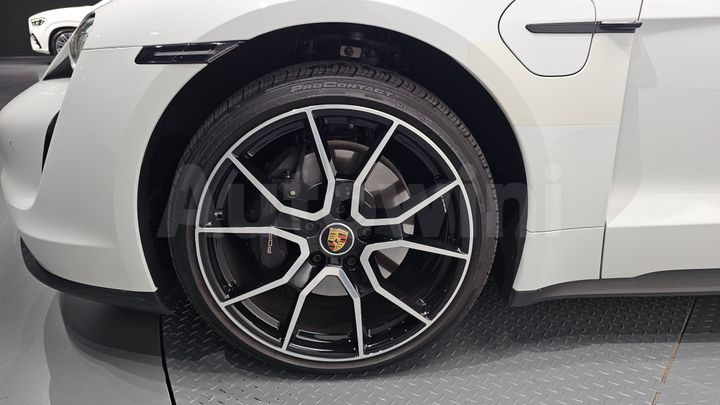 Porsche Taycan 2023 — 5