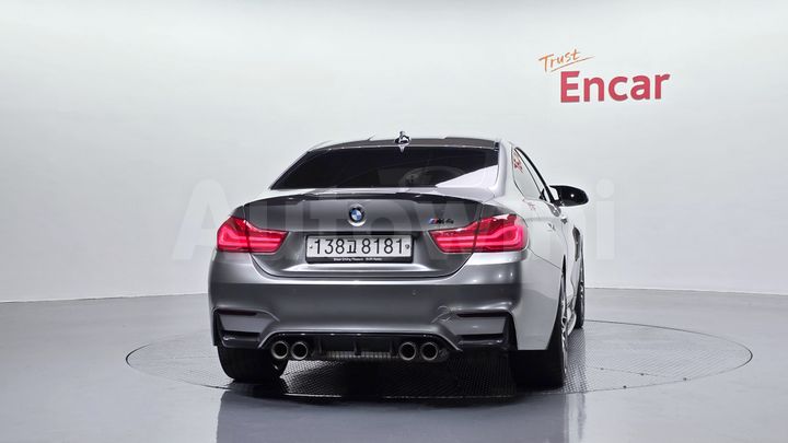 BMW M4 2018 — 4