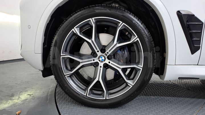 BMW X5 2026 — 5