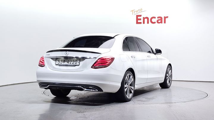 Mercedes Benz C Class 2018 — 2