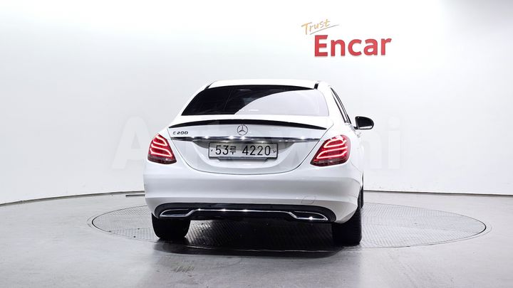 Mercedes Benz C Class 2018 — 4