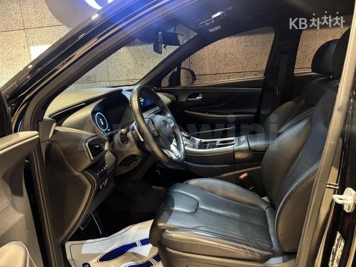 Hyundai SantaFe 2023 — 5