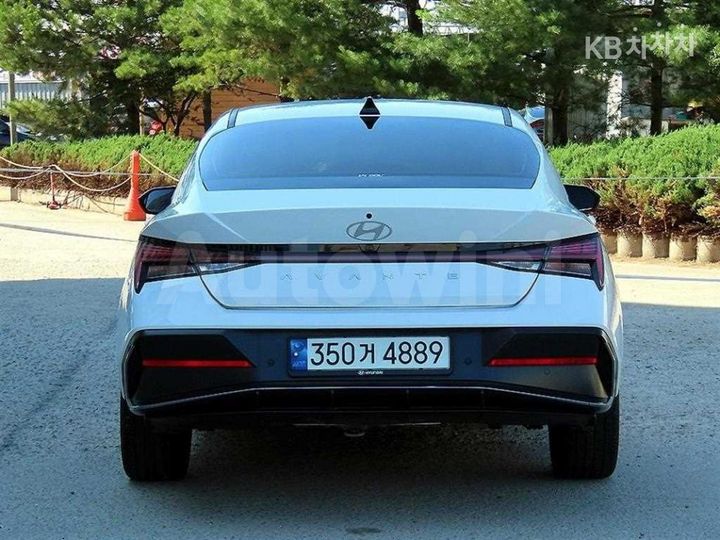 Hyundai Avante 2024 — 4