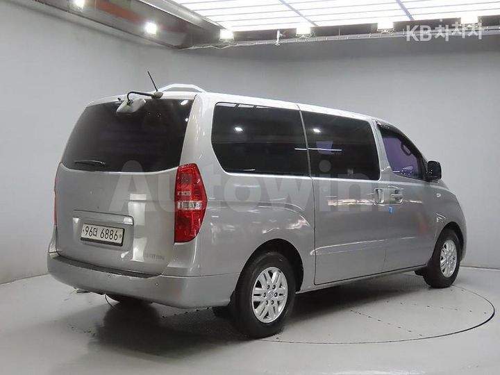 Hyundai Starex 2017 — 4