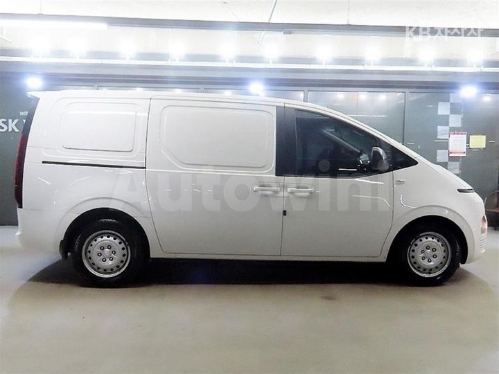 Hyundai Staria 2022 — 3