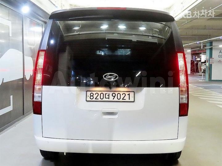 Hyundai Staria 2022 — 5