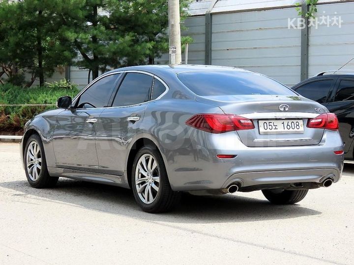 Infiniti Q 2017 — 3
