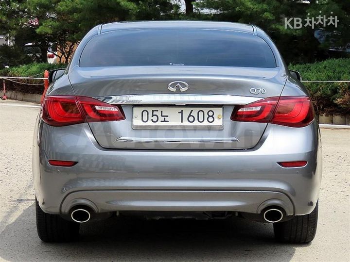 Infiniti Q 2017 — 4