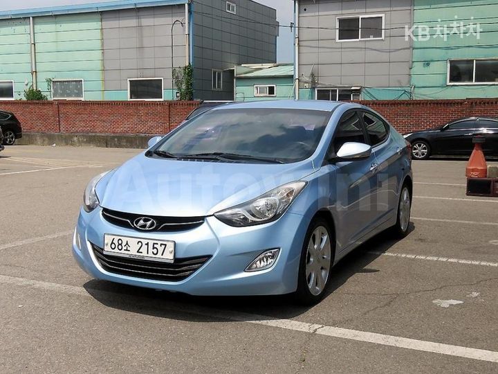 Hyundai Avante 2011 — 2