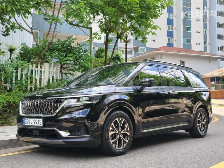 Kia Carnival 2023 — 2