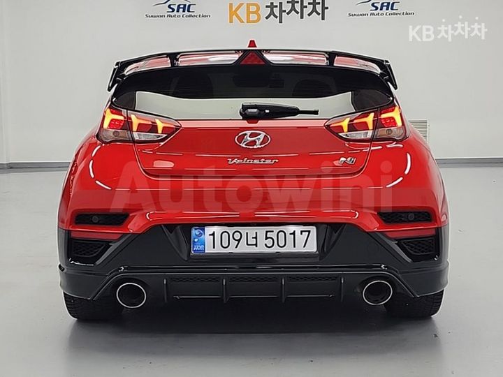 Hyundai Veloster 2023 — 3