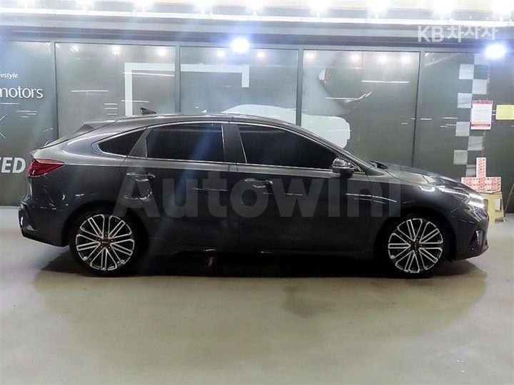 Kia K3 2022 — 3