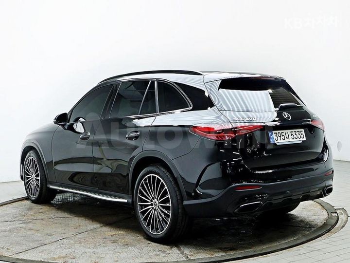 Mercedes Benz GLC Class 2024 — 2