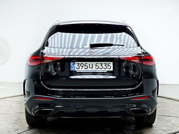 Mercedes Benz GLC Class 2024 — 3