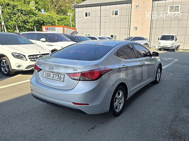Hyundai Avante 2016 — 4