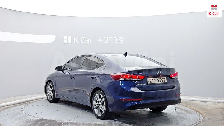 Hyundai Avante 2018 KMHD641DBJU707865 — 2