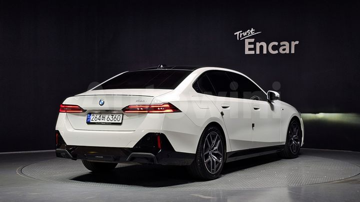BMW 5 Series 2025 — 2