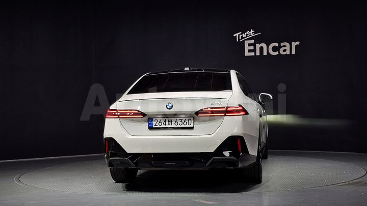 BMW 5 Series 2025 — 4