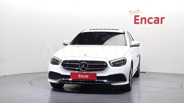 Mercedes Benz E Class 2023 — 3