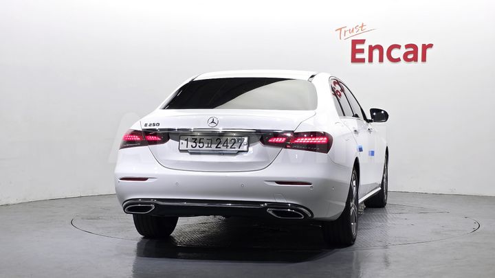 Mercedes Benz E Class 2023 — 4
