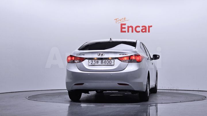 Hyundai Avante 2012 — 3