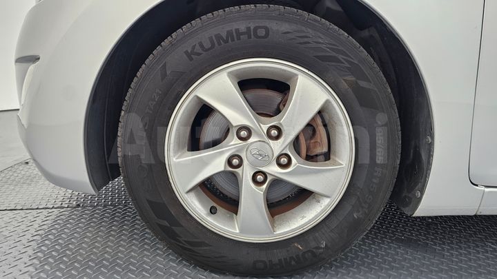 Hyundai Avante 2012 — 4