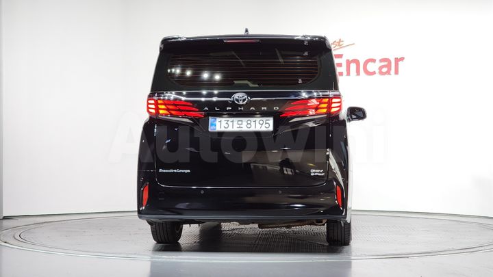Toyota Alphard 2025 — 4