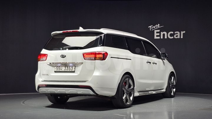 Kia Carnival 2015 — 2