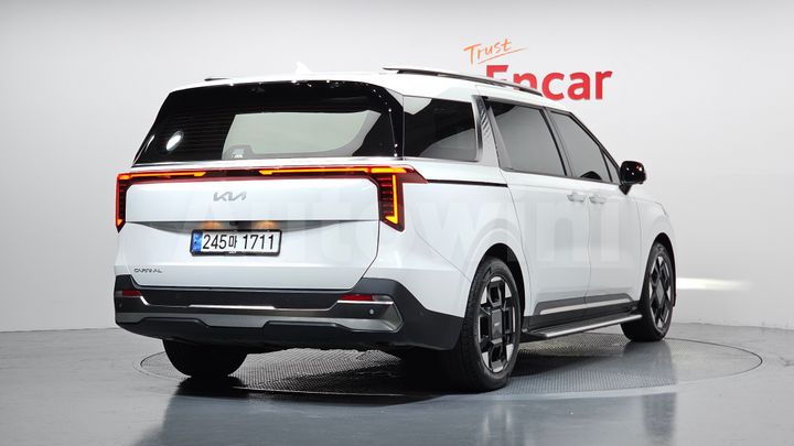 Kia Carnival 2025 — 2