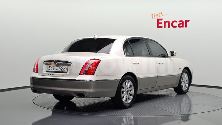 Kia Opirus