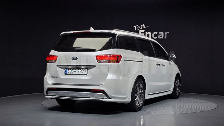 Kia Carnival 2017 — 2