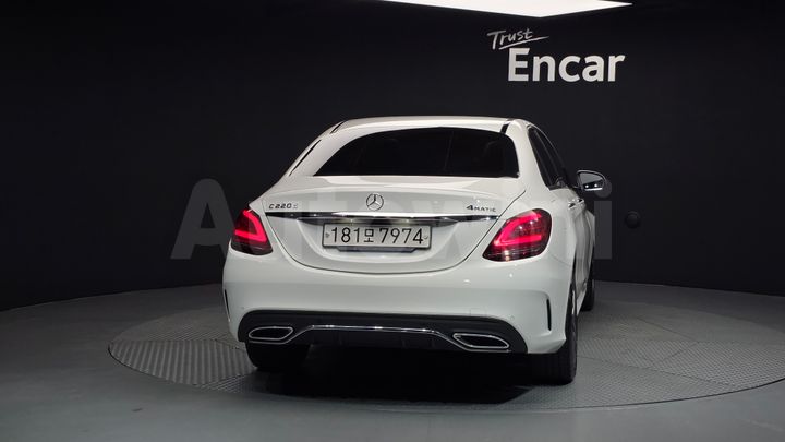 Mercedes Benz C Class 2019 — 4
