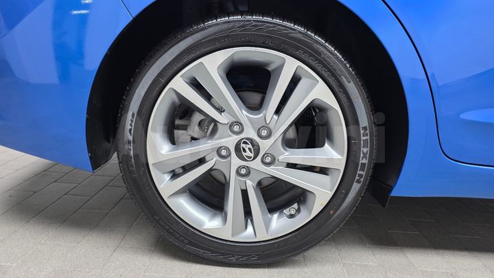Hyundai Avante 2018 — 5