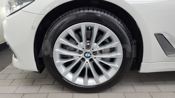 BMW 5 Series 2018 — 5