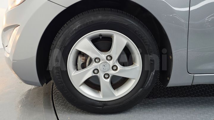 Hyundai Avante 2015 — 5
