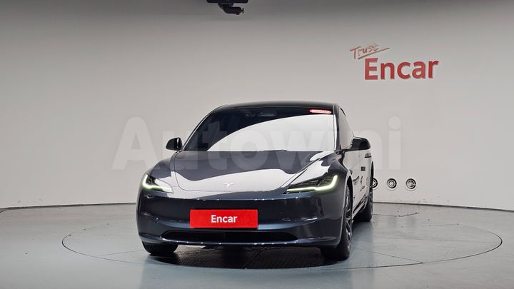 Tesla Model 3 2024 — 2
