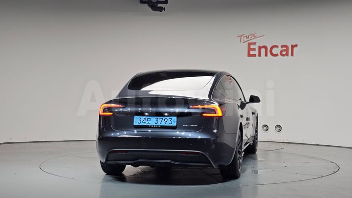 Tesla Model 3 2024 — 3
