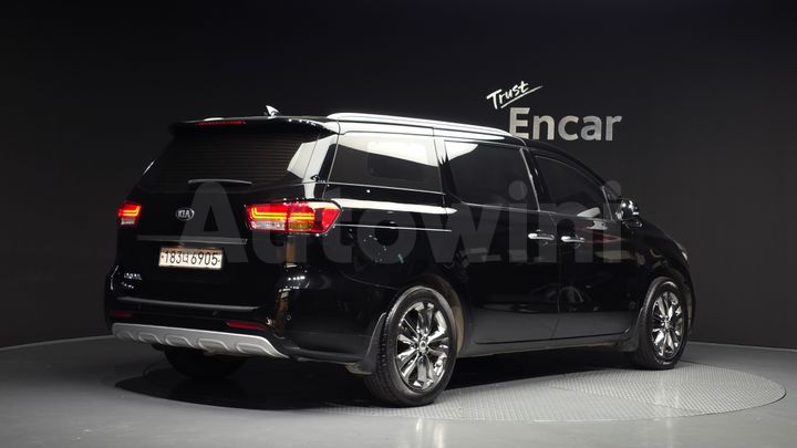 Kia Carnival 2017 — 2